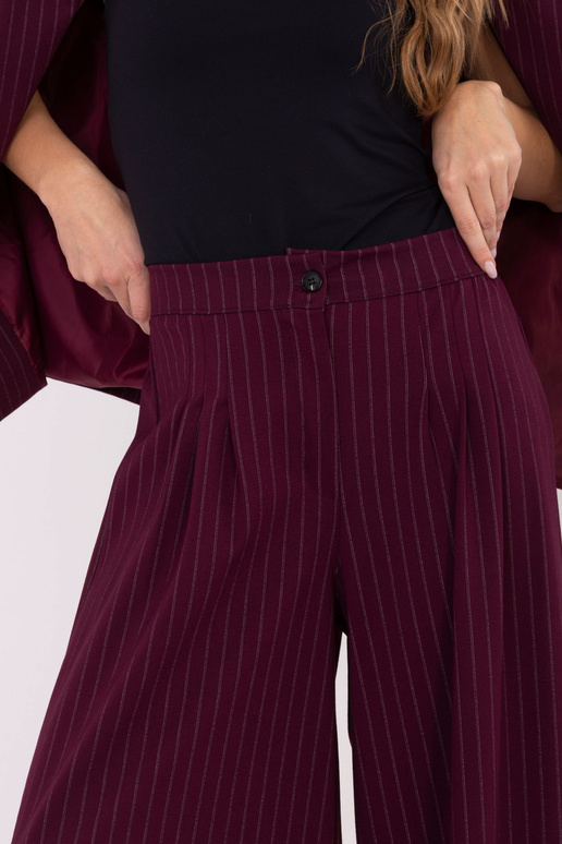 Bikses bordo krāsā