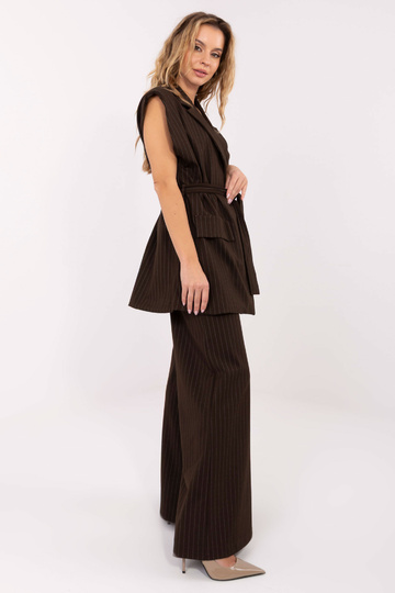 Veste tumši brūnā krāsā IT