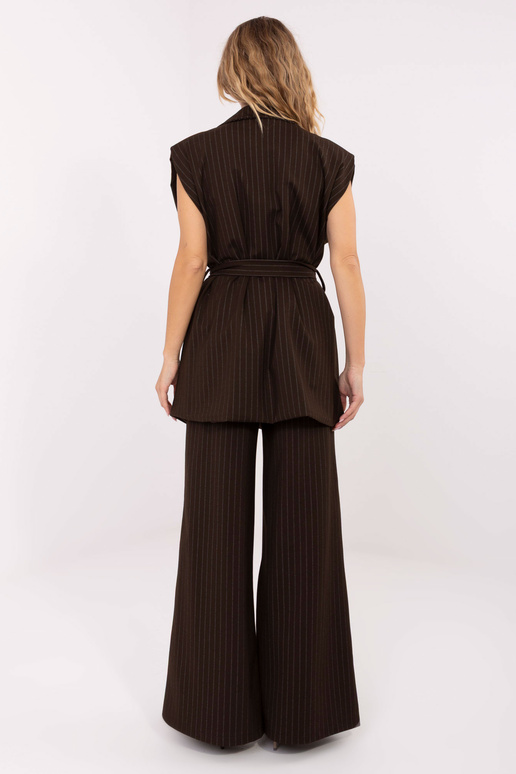 Veste tumši brūnā krāsā IT