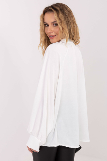 T-krekls baltā krāsā