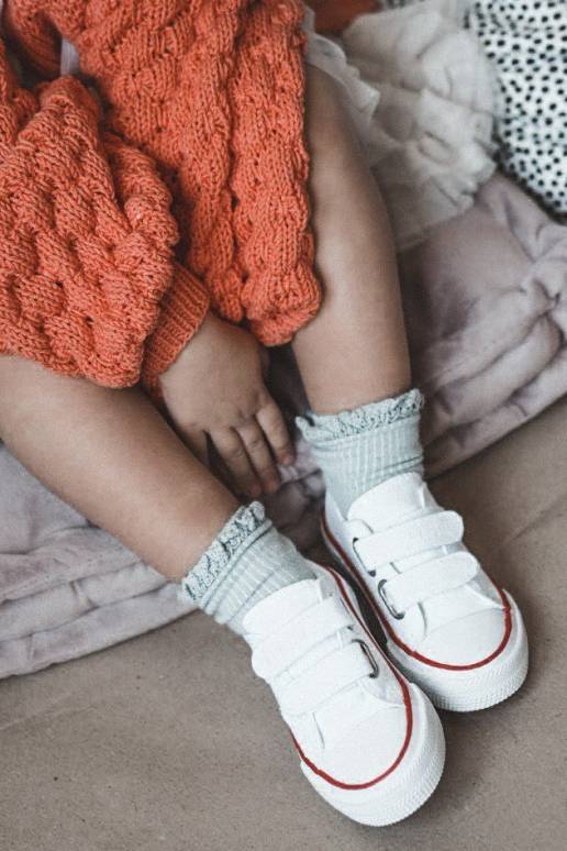 Bērnu brīvā laika apavi ar lipīgām...