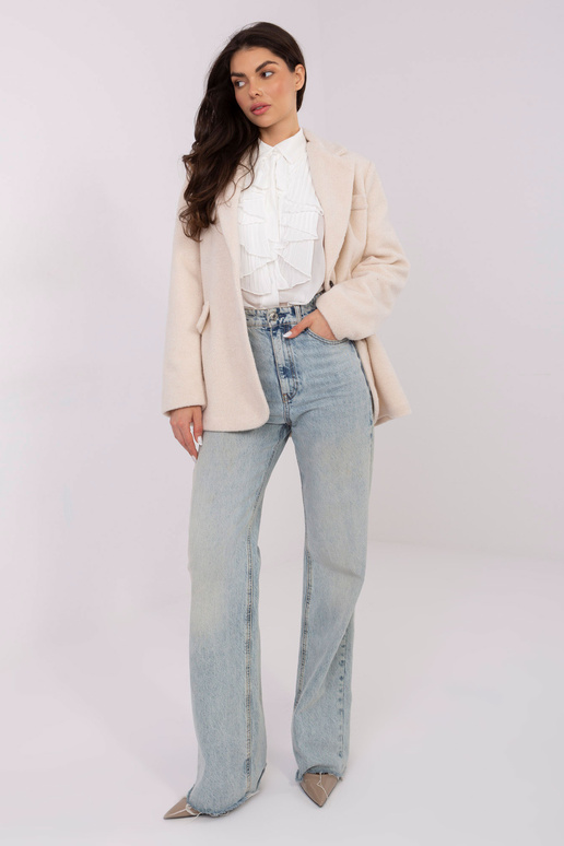 Gaiši smilškrāsas džemperis