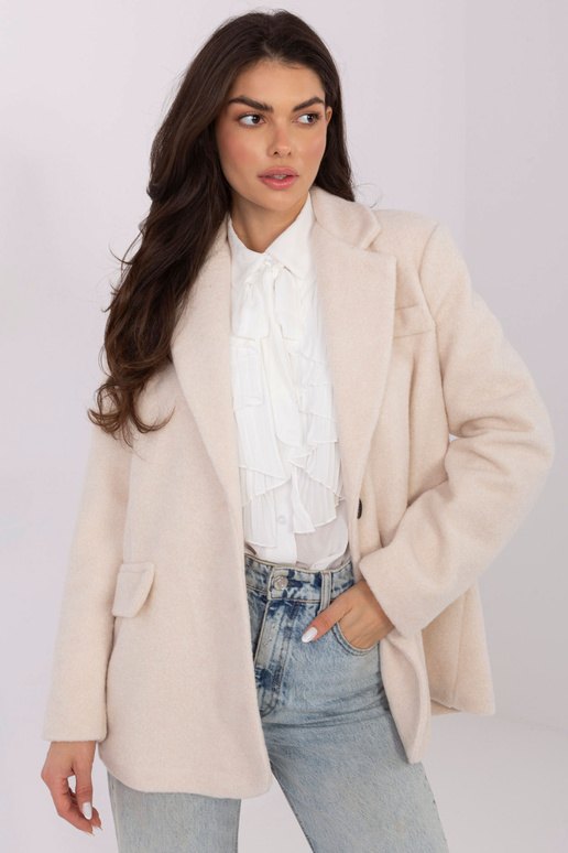 Gaiši smilškrāsas džemperis