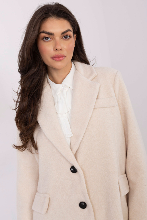 Gaiši smilškrāsas džemperis