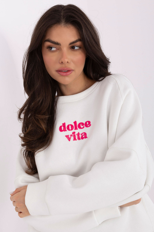 Gaiši smilškrāsas džemperis