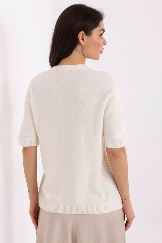 Gaiši smilškrāsas džemperis