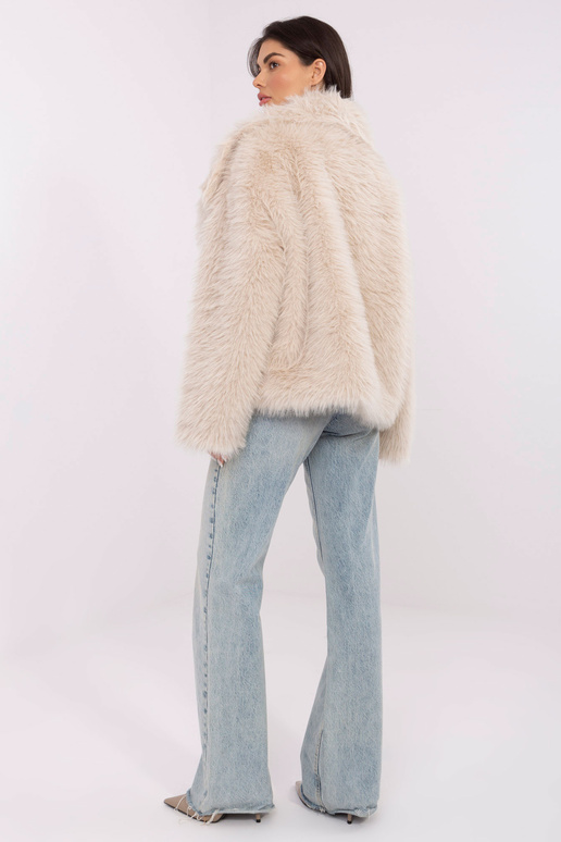 Gaiši smilškrāsas jaka