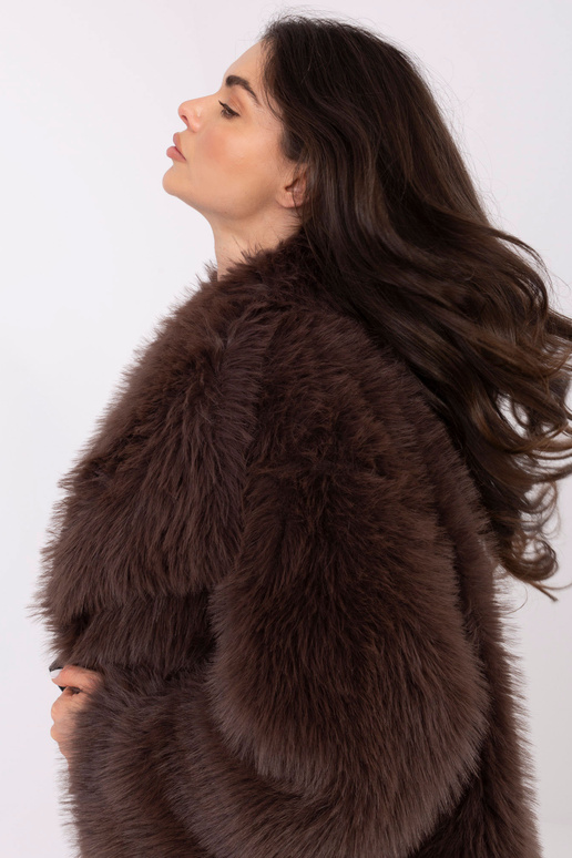 Jaka IF brūnā krāsā