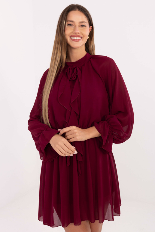 Bordo krāsas kleita