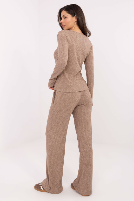 Bikses tumši smilškrāsas