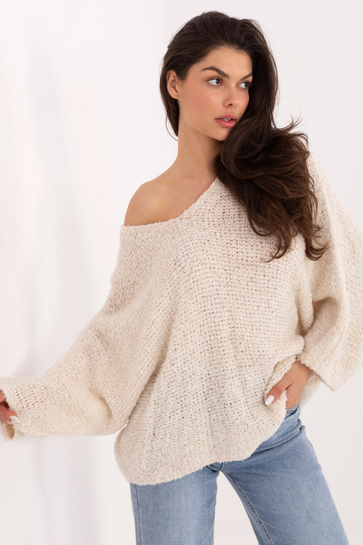 Džemperis gaiši smilškrāsas