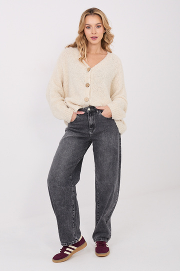 Gaiši smilškrāsas džemperis