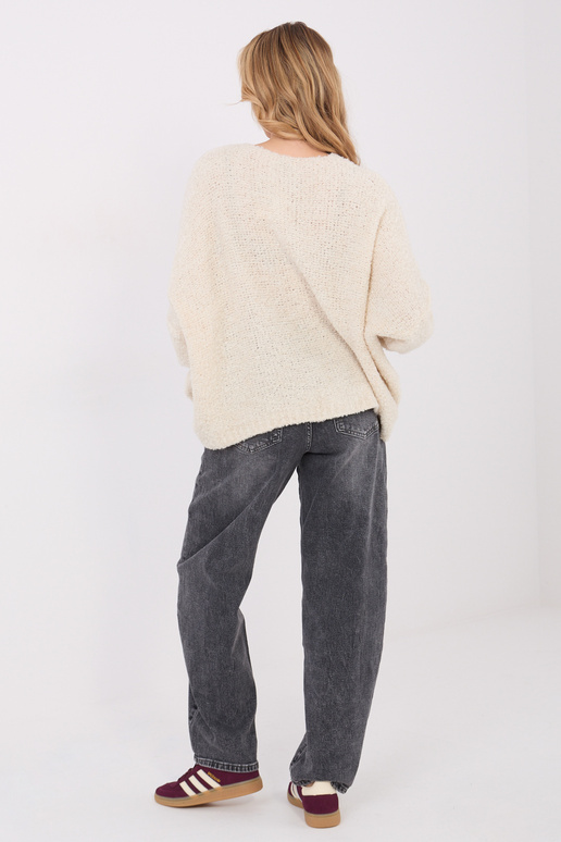 Gaiši smilškrāsas džemperis