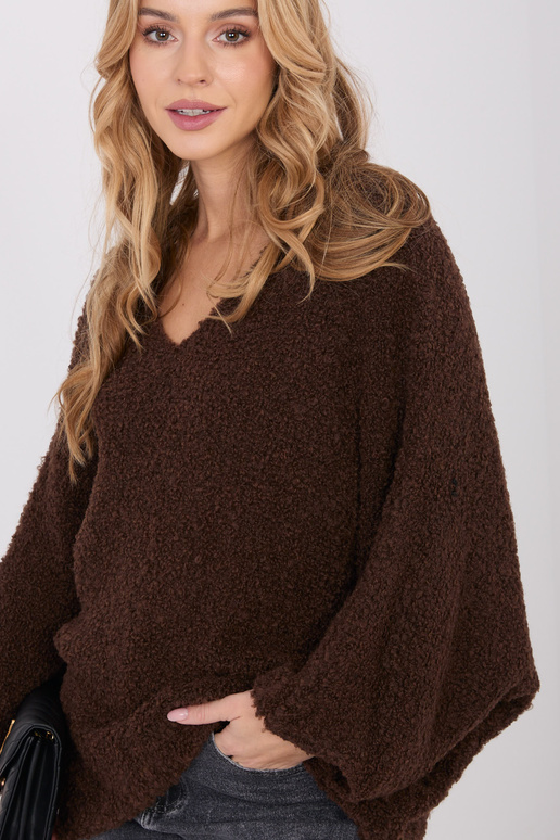 Tumši brūns džemperis