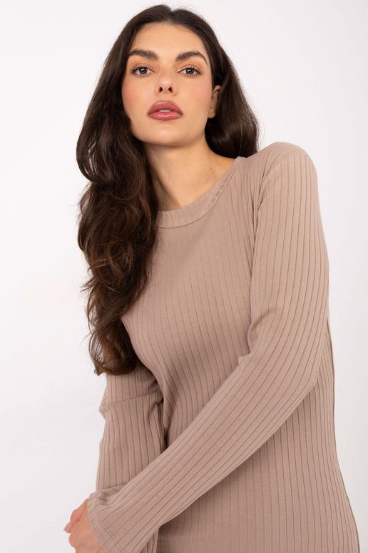 Tumši smilšu krāsas kleita