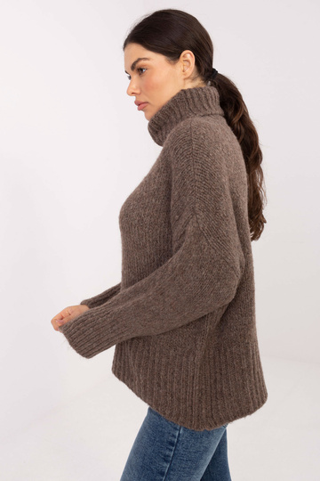 Tumši smilškrāsas džemperis 2