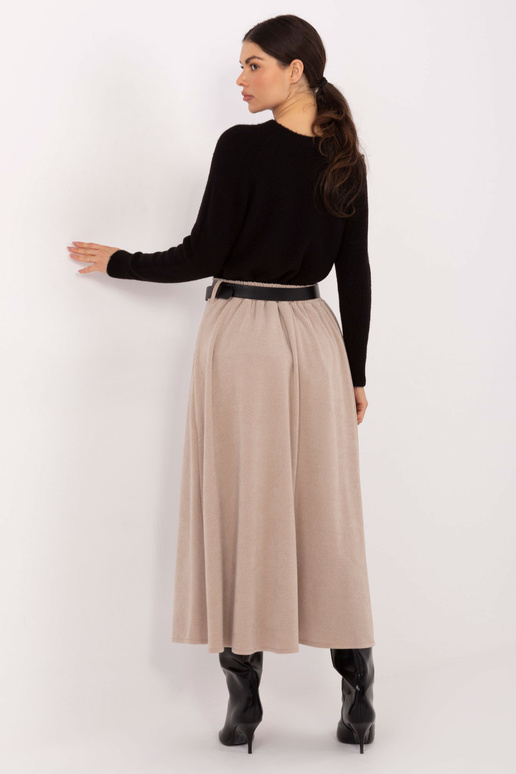 Svārki gaiši smilšu krāsā