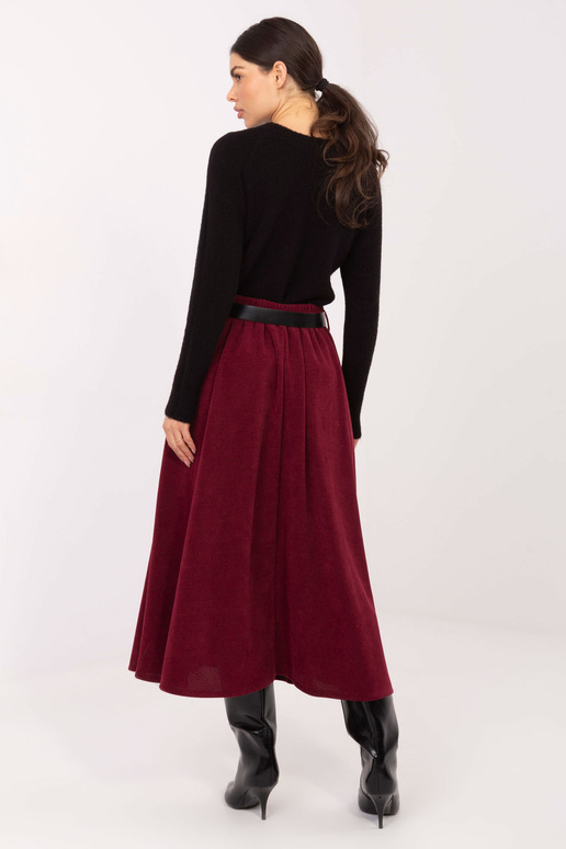 Svārki bordo krāsā