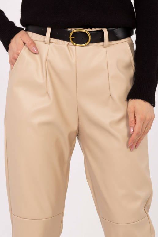 Bikses gaiši kamieļa krāsā