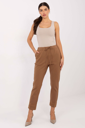 Kamelu krāsas bikses