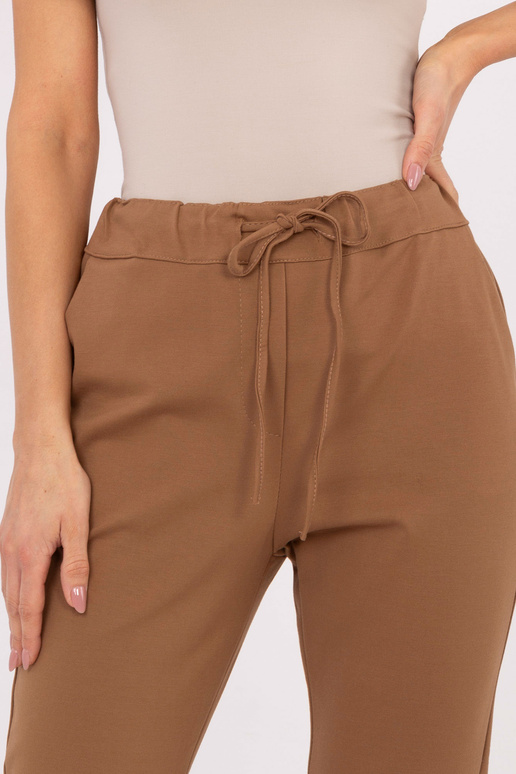 Kamelu krāsas bikses