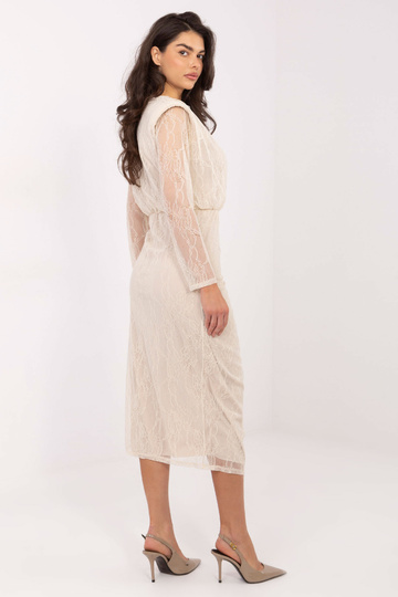 Kleita gaiši smilškrāsas