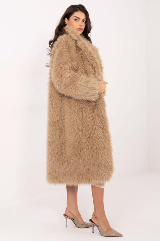 Mētelis smilškrāsas