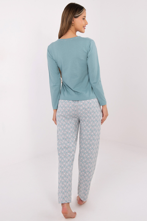 Divdaļīga pidžama ar zaļiem akcentiem