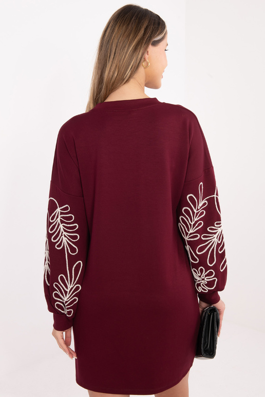 Kleita bordo krāsā