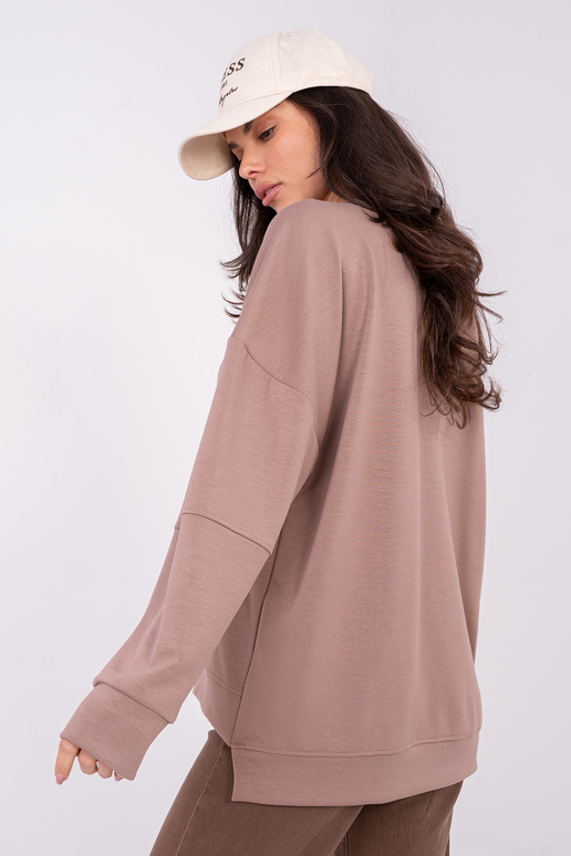 Tumši smilškrāsas džemperis