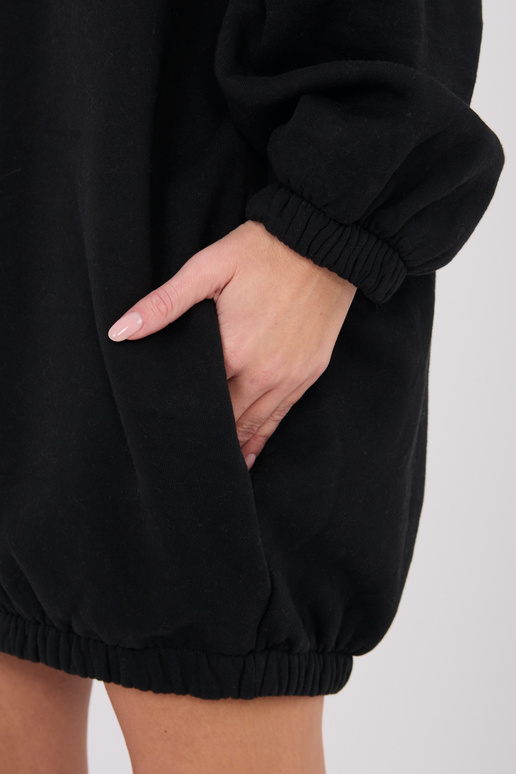 Melna blūzveida blūze