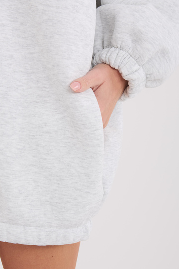 Gaiši pelēks džemperis 2