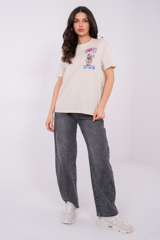 Gaiši smilškrāsas T-krekls