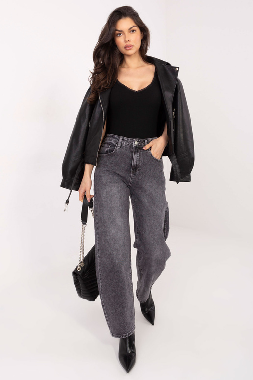 Topiņš melnā krāsā