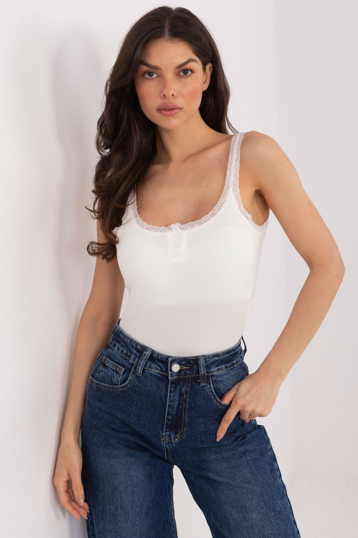 Augšdaļa ecru krāsā