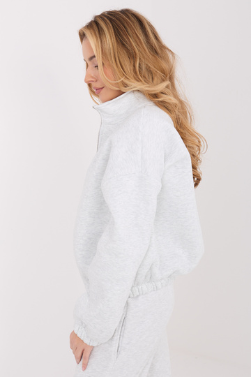 Pelēks džemperis ar kapuci 2