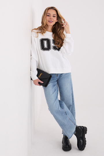 Krēmkrāsas džemperis