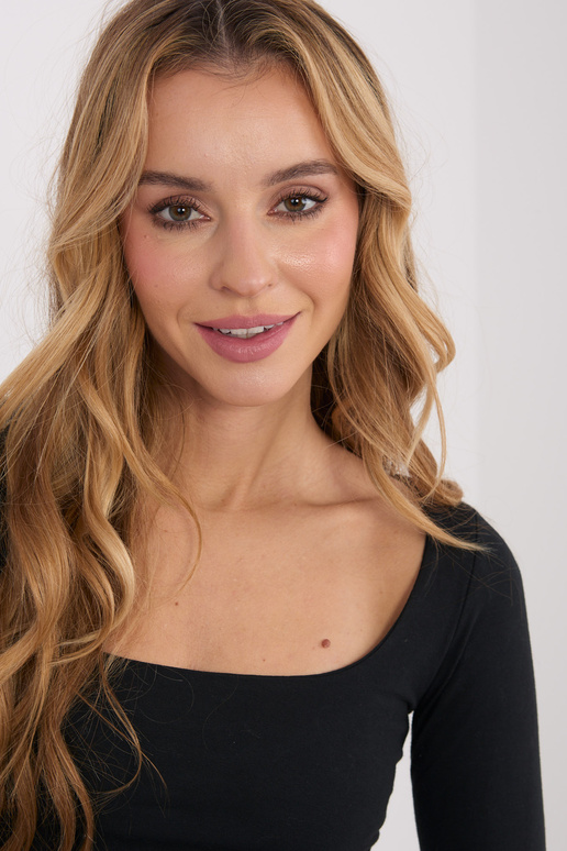 Melna blūze