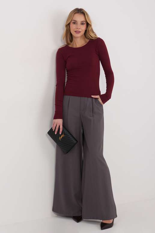 Bordo krāsas krekls