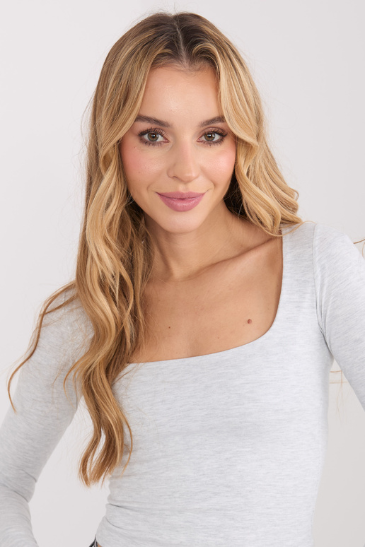 Gaiši pelēka blūze