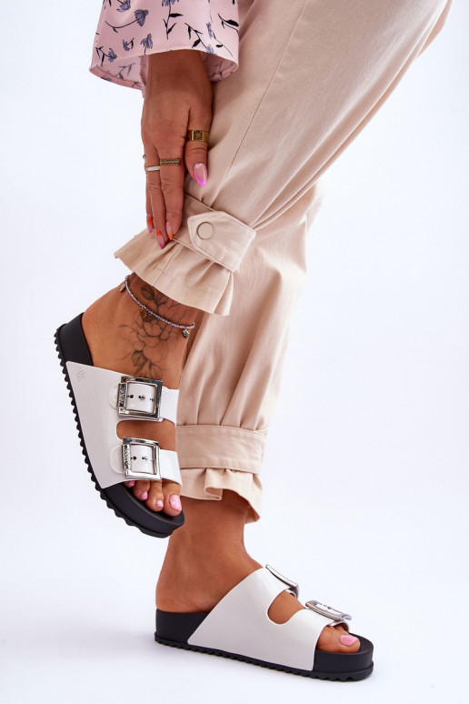  Čības   HH285159 baltas krāsas