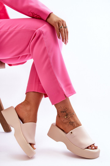  Čības ar platformu smilšu krāsas Carmela 2