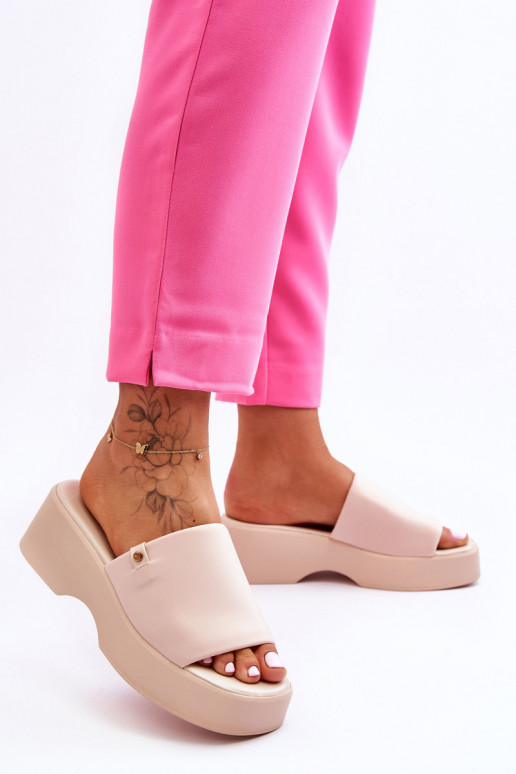  Čības ar platformu smilšu krāsas Carmela