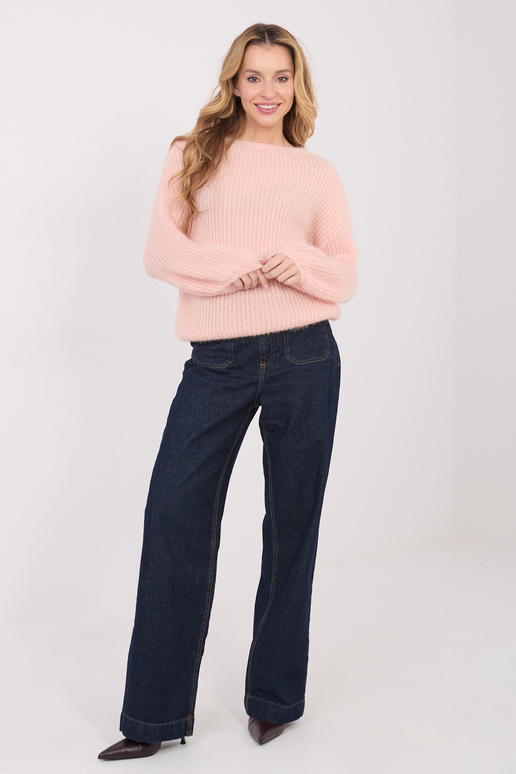 Persiku krāsas džemperis