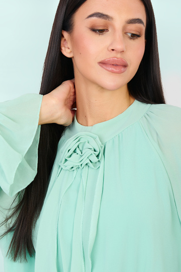 Mēteļa krāsas kleita 2