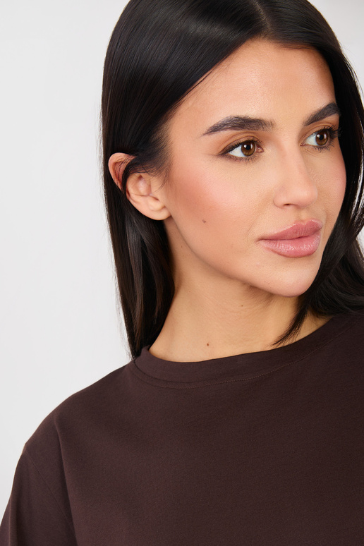 Tumši brūnas T-krekli