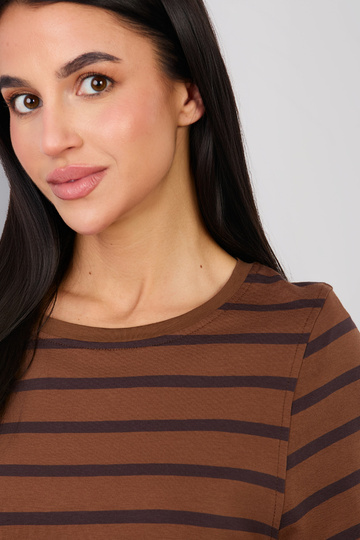 Brūnas krāsas T-krekli