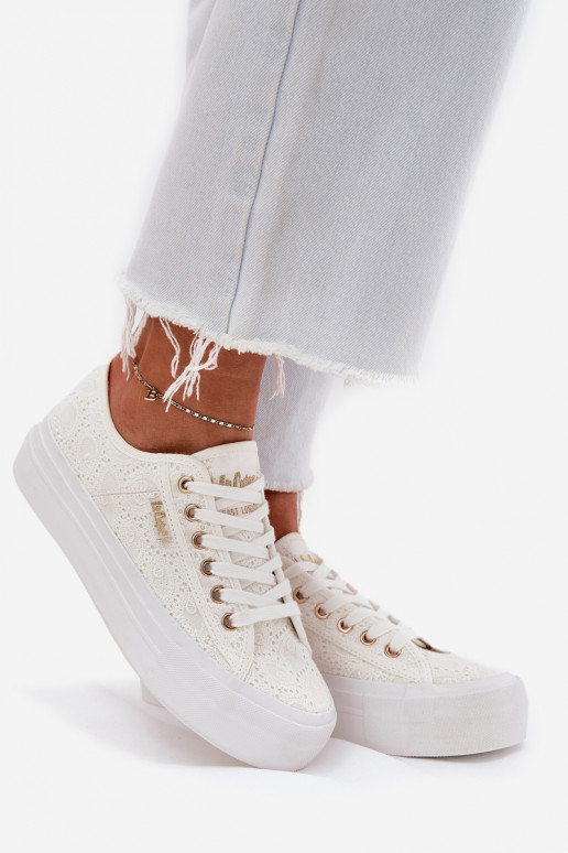 sieviešu puszābaki ar mežģīnēm Lee Cooper LCW-25-31-3438L baltas krāsas