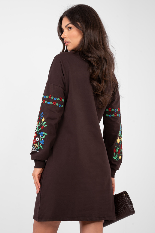 Kleita tumši brūna