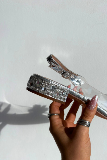 Caurspīdīgas sandales Uz Zema Papēža Ar greznui Detalami D&A MR52-229 Sudraba krāsas 2